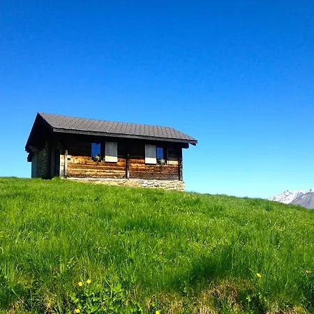 Alpstuga Chalet @2200m Chuestall Huttli