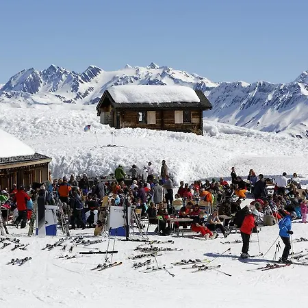 Alpstuga Chalet @2200m Chuestall Huttli