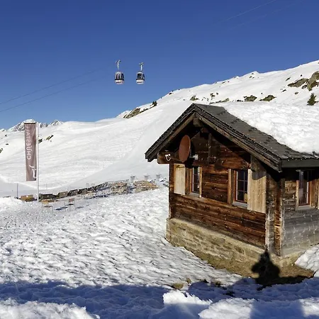 Alpstuga Chalet @2200m Chuestall Huttli *